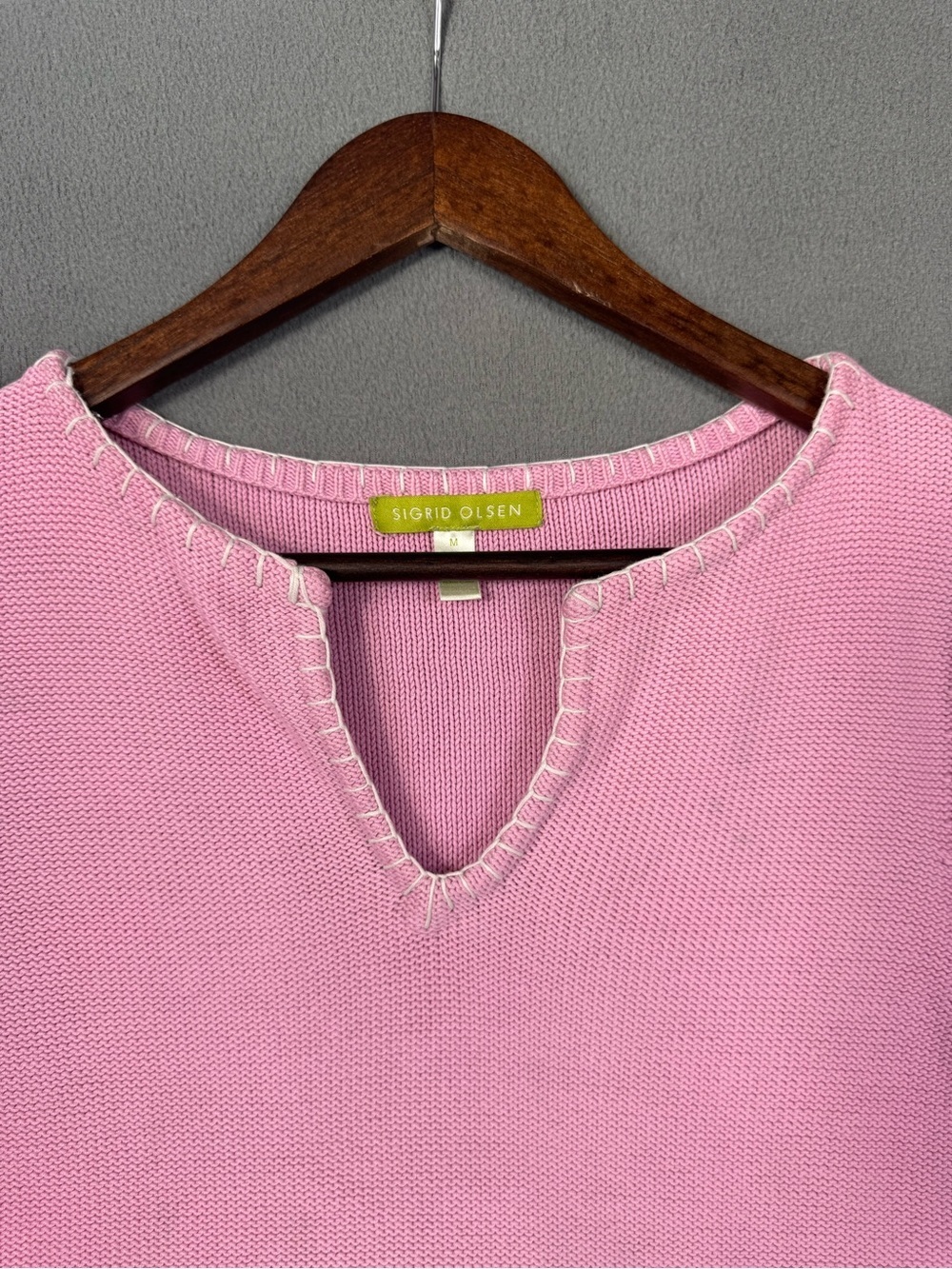 Sigrid Olsen Pink 3/4 Sleeve V-Neck Knit Top, Hem and Neckline Detail, Medium - Picture 3 of 12